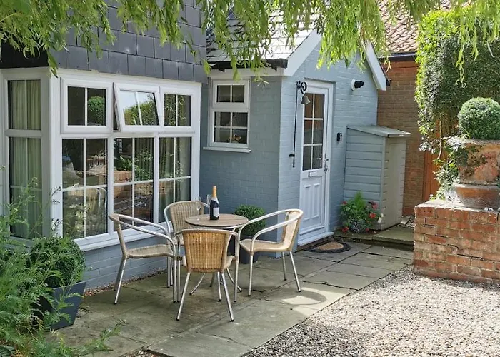 The Saddlery Holiday Cottage - Near Wolds And Coast