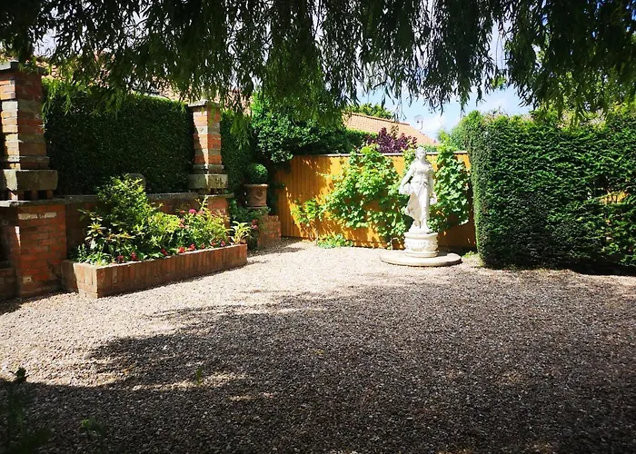The Saddlery Holiday Cottage - Near Wolds And Coast